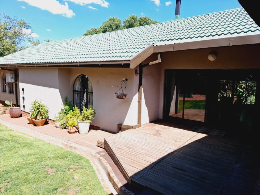 4 Bedroom Property for Sale in Pellissier Free State